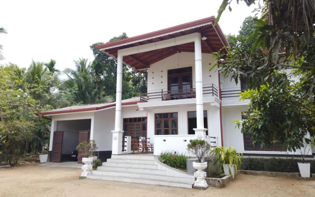The Breeze Pinnawala Homestay