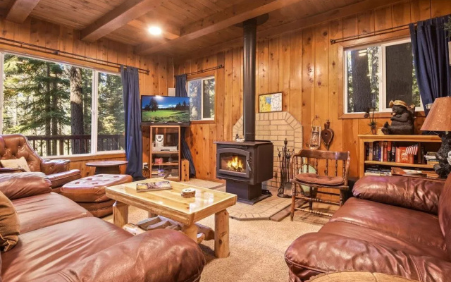 7 Minute Walk to Beach Chambers Landing Chalet