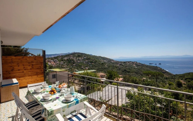 GECA'S House - Panoramic sea view studio