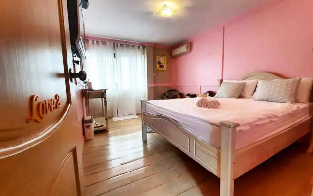 The Royal Chiangkhan Boutique Hotel