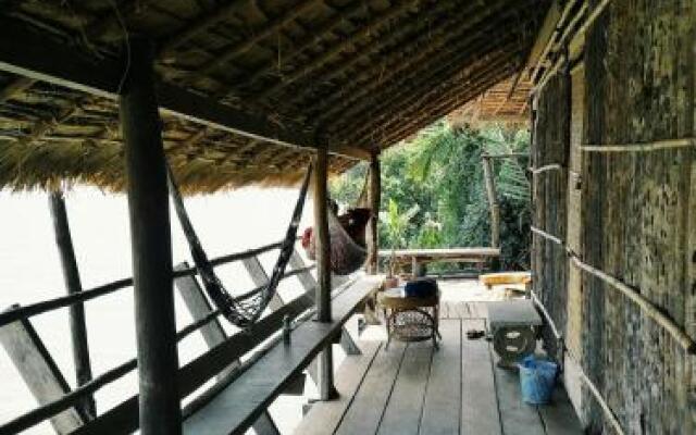 Kampot River Bungalow