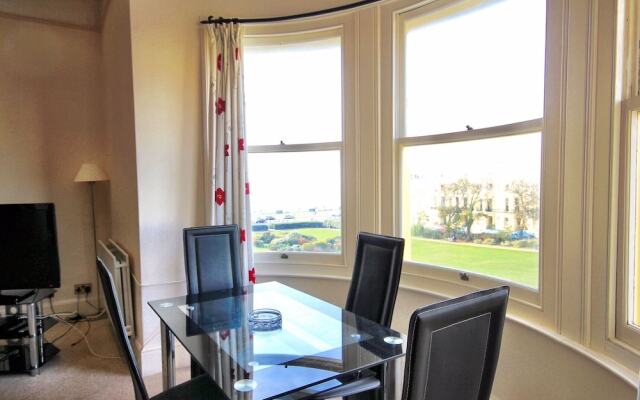 Brunswick Family Sea View Apartment