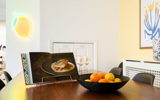 The South Kensington Place - Modern Bright 4bdr Townhouse