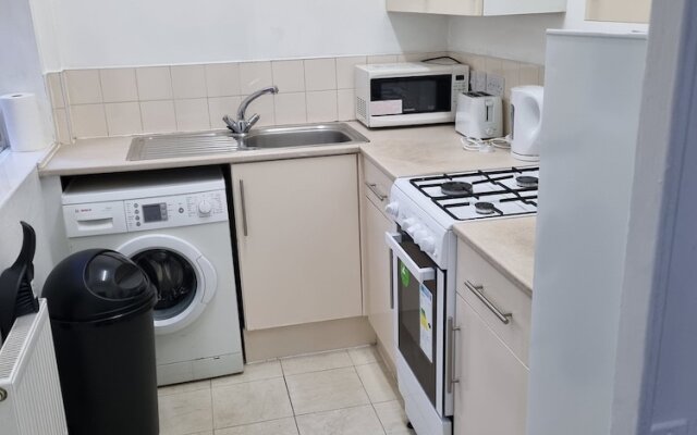 Lovely 2-bed House in Smethwick, Birmingham tn