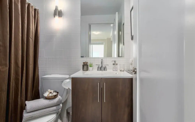 QuickStay - Modern 2-Bedroom Condo, Panoramic City Views