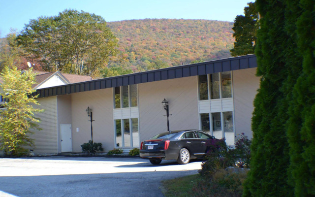 Toll Road Inn