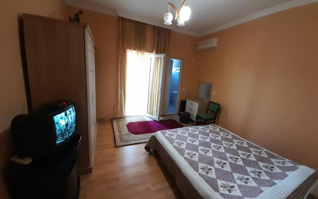 Kemeni Guest House