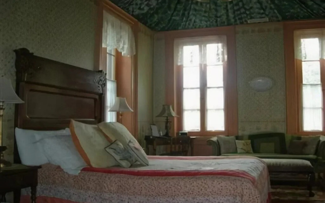 1847 Blake House Inn B&B