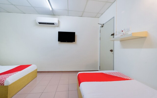 CP Hotel by OYO Rooms