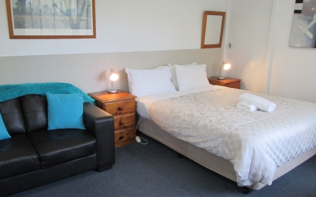 Alpine Riverside Cottages – Guest Rooms – Porepunkah