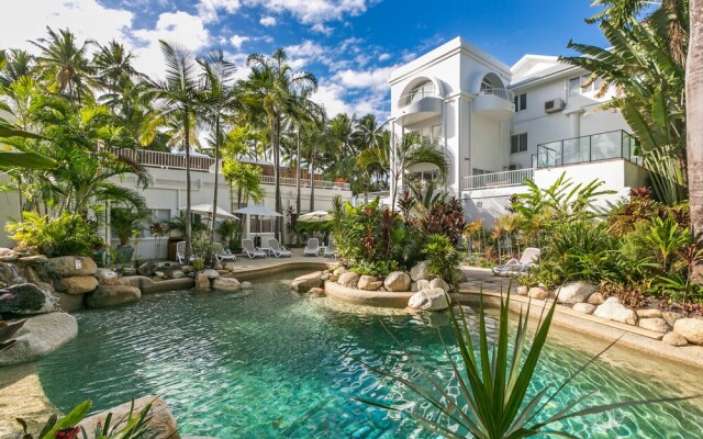 Belle Escapes - Absolute Beachfront Apartment with Private Pool Alamanda Resort "48"