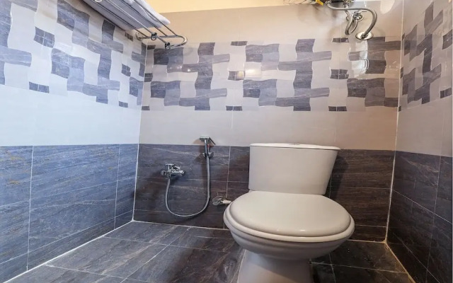 Hotel Gmt by OYO Rooms