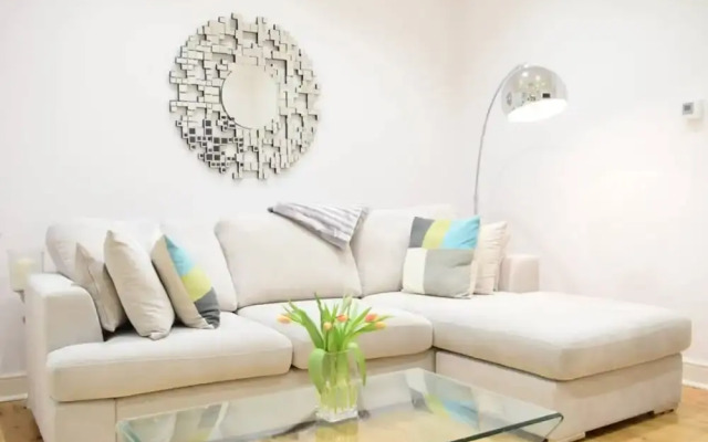 Refurbished 2 Bedroom Home With Garden