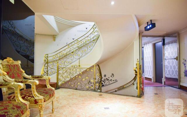 Golden Age Hotel