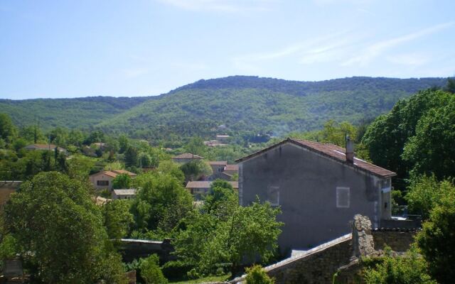 Apartment With 3 Bedrooms in Grospierres, With Wonderful Mountain View