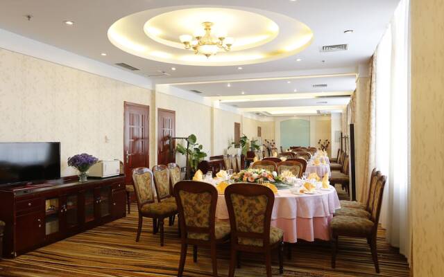Luoyang Yijun Hotel