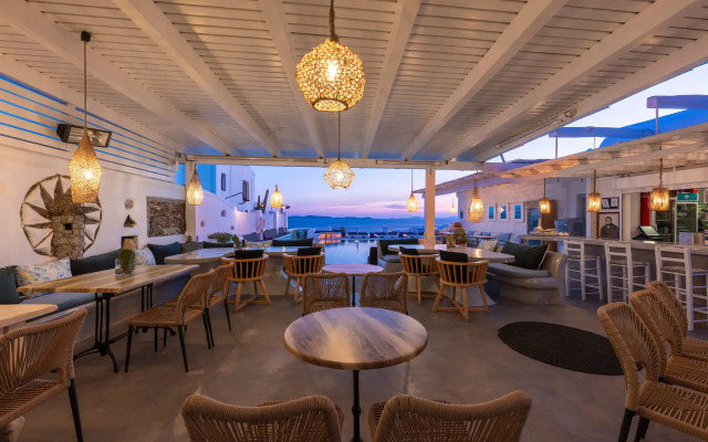 Flaskos Suites