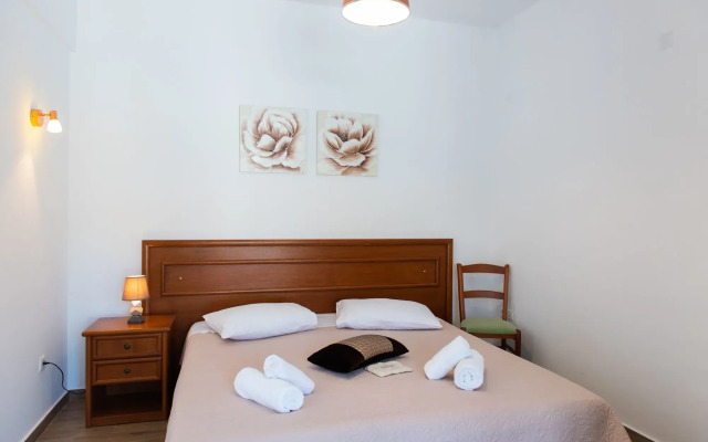 Rooms & Apartments Archontou