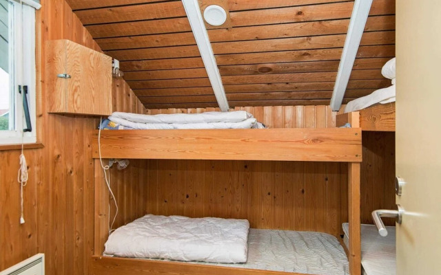 6 Person Holiday Home in Hejls