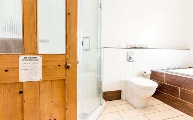 Beautifully Presented, 3 Bedroom Family Home