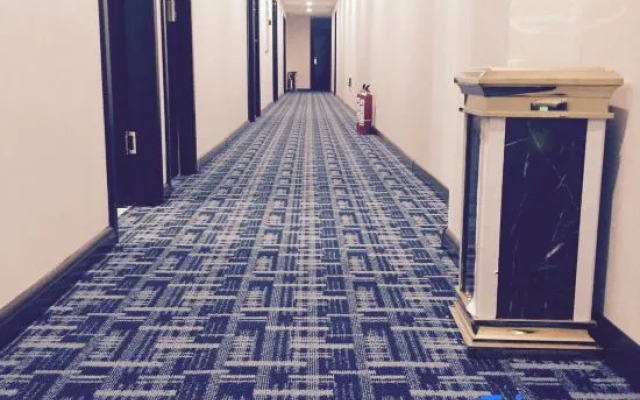 Xunjia Fashion Hotel (Zhengzhou Liulin Subway Station Branch)