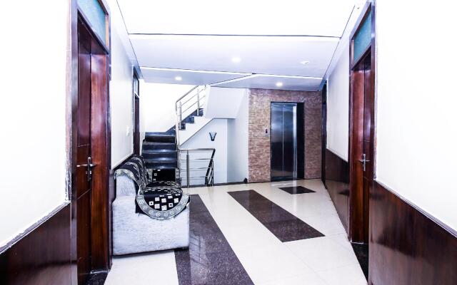 OYO 15424 Hotel Galaxy Palace