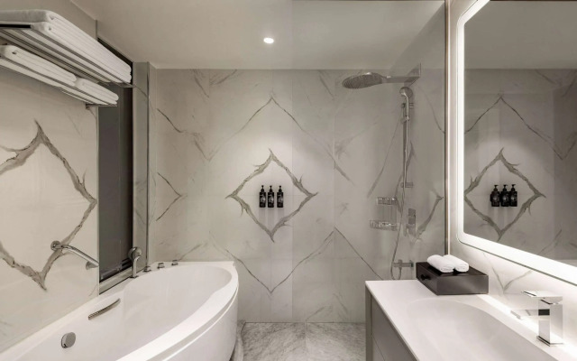 Wyndham Grand Doha West Bay Beach