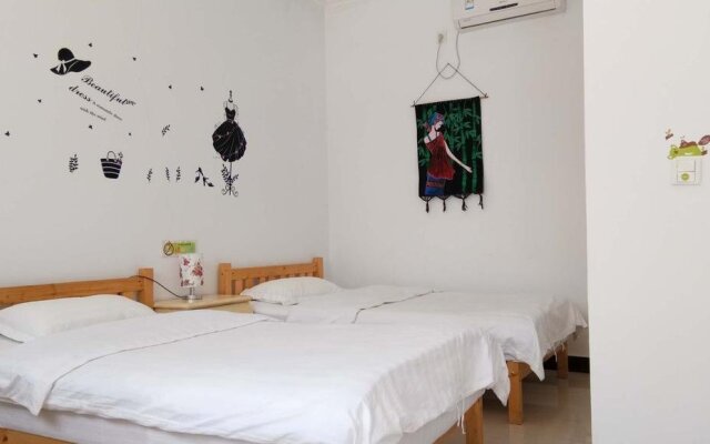 Dunhuang Hu Yang Inn
