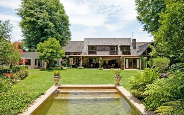 NO66 Sandton Lodge