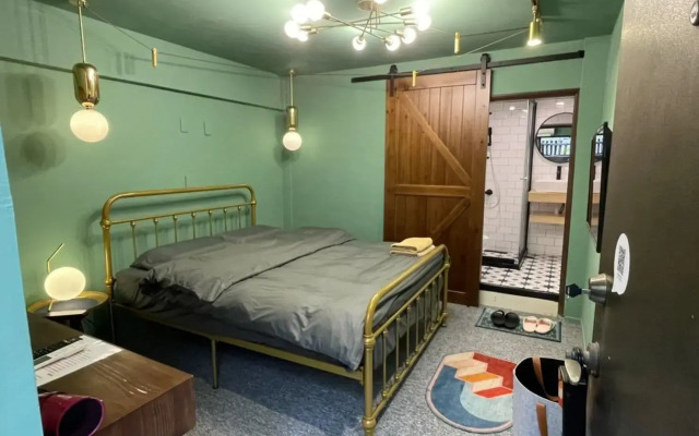 Leo ho Hostel