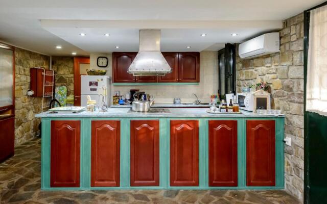 Stone Garden Studio - Private Vacation Hideout