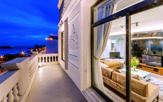 Thu Trang Beachfront Hotel