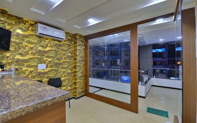 OYO 11523 Crown Club