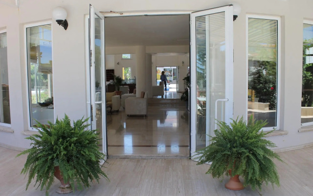 The Prince Inn Hotel & Villas