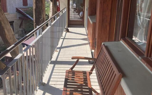 The Resid For Calixte