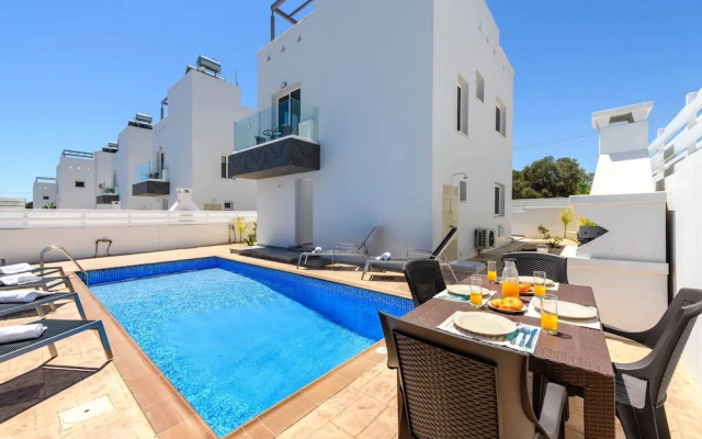 Nissini Villa 4 in Ayia Napa