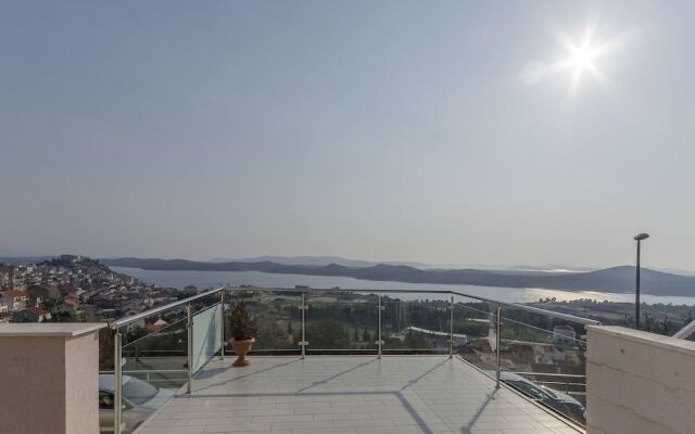 Apartment Golden Sunset