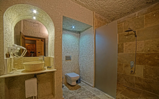 Zeus Cave Suites