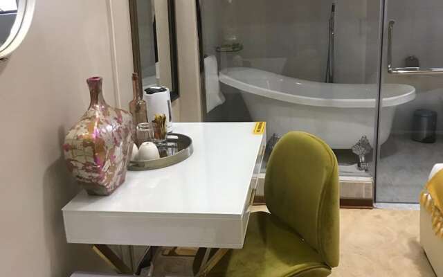Luxlusive Guest House