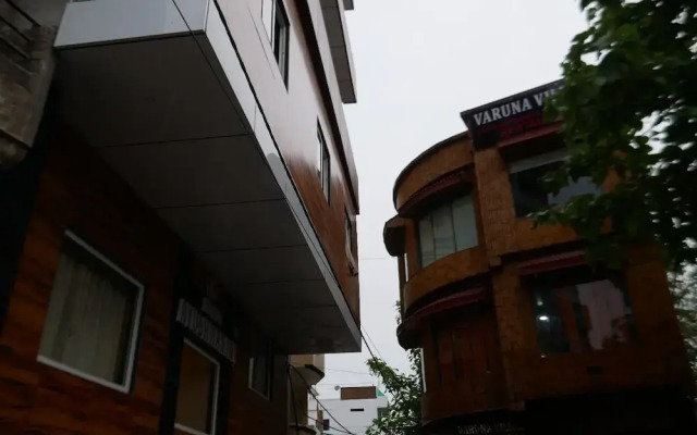Hotel AyushMan Inn