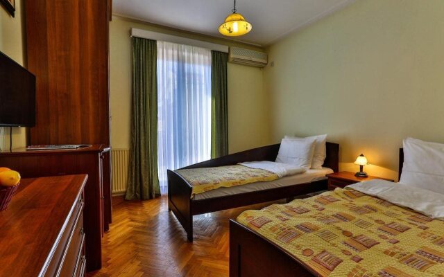 Guesthouse Velzon Mainski Put