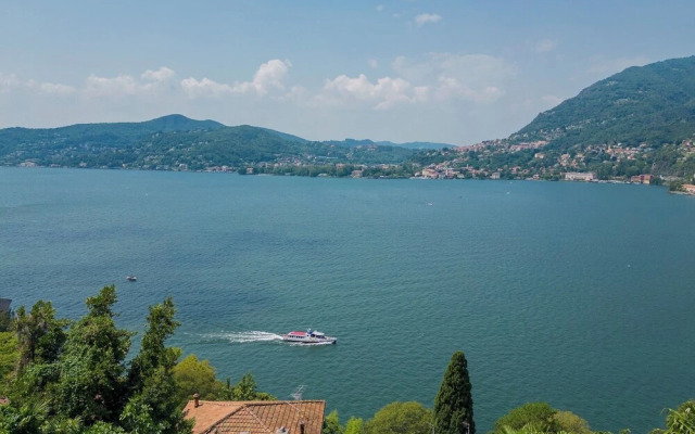 Simon's Apartment With Amazing View by Rent all Como