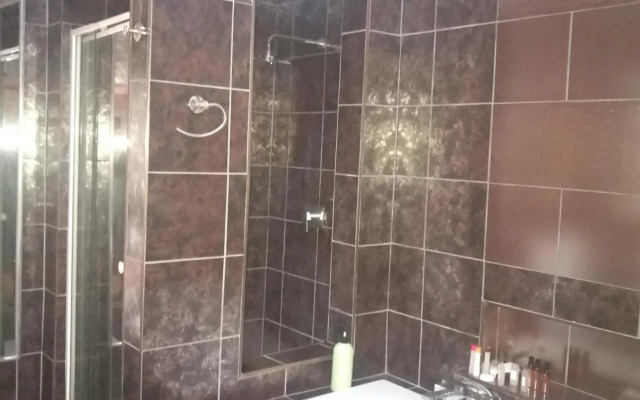 Naisar's Apartments Primrose,Johannesburg