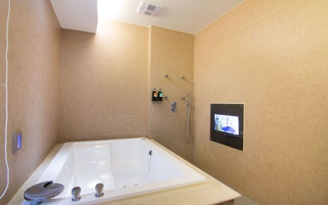 Shihua Motel