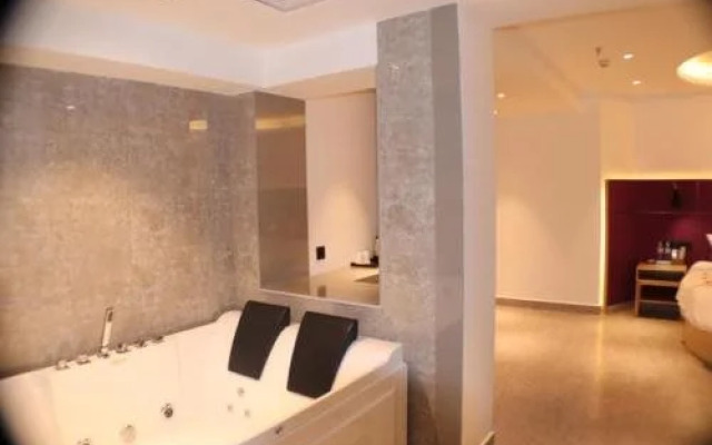 Jiajie Inn Haikou Mingmen Square Branch