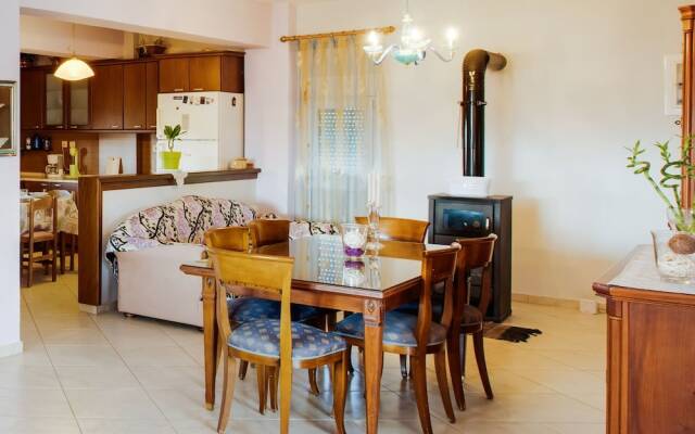 Quaint Farmhouse in Plagiari surrounded with Olive Trees