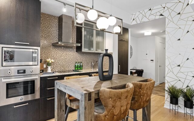 Stallion Suites Opp CN Tower & Scotiabank Arena