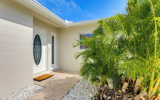 Stunning Palmetto Home w/ Boat Dock & Kayaks!