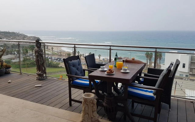 Jaffa Family Penthouse, sea front , 3BR, 2BA,