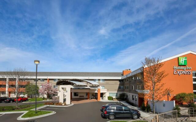 Holiday Inn Express Milwaukee-West Medical Center by IHG